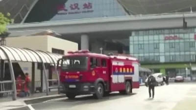 При обрушении автодороги в Китае погибли 19 человек