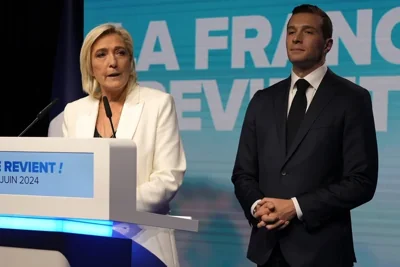 Во Франции начались внеочередные парламентские выборы