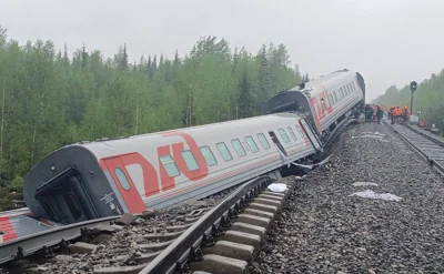 Проводник сошедшего поезда в Коми рассказал о первых минутах после аварии