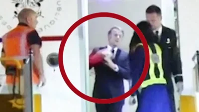 Пощечина или «просто дурачились»? Макрон объяснил видео, где жена толкает президента в лицо