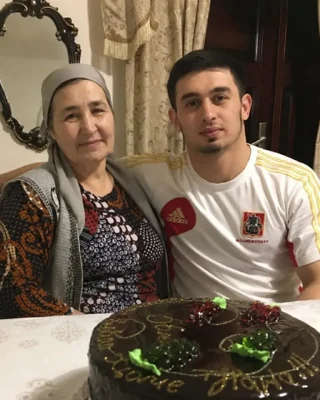 Родителей чеченского активиста Мансура Мовлаева вернули домой после похищения, сообщили адвокаты активиста