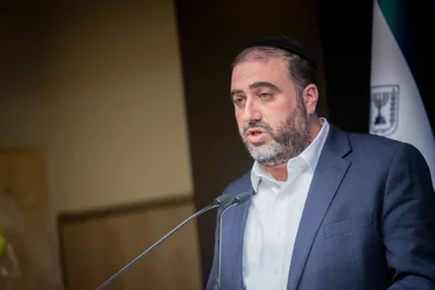 ⚡️Министр внутренних дел Моше Арбель заявил: "Реакция на события в Мадждаль-Шамсе должна быть такой же жесткой, как и на беспилотник, ударивший по Тель-Авиву"
