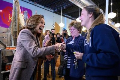 GETTING READY US Vice President and 2024 Democratic presidential candidate Kamala Harris greets supporters during a campaign stop at Penzeys Spices in Pittsburgh, Pennsylvania, on Sept. 7, 2024. AFP Photo