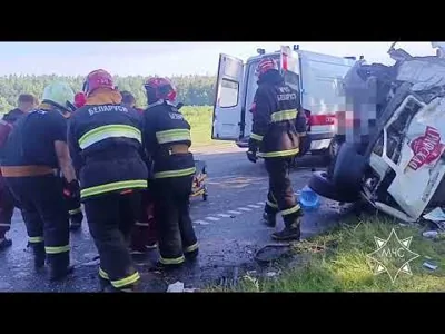 Микроавтобус и трактор столкнулись под Дзержинском