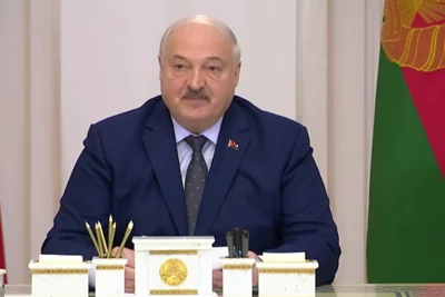 Лукашенко: Те, кто нагнетает ситуацию в табачной отрасли, пойдут доить коров