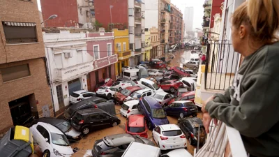 Vehicles trapped in street