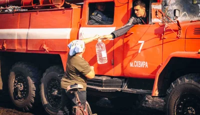 Ціле село на Київщині ледь не згоріло. Фото: ДСНС