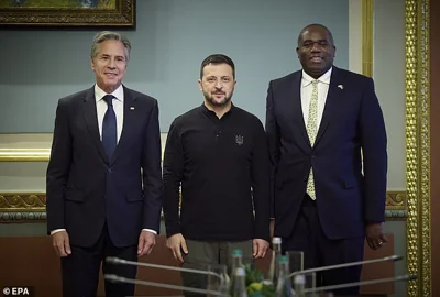 Ukrainian President Volodymyr Zelensky (centre) meets with US Secretary of State Antony Blinken (left) and British Foreign Secretary David Lammy (right) on September 12