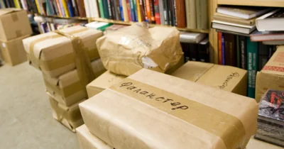 Книжный магазин "Фаланстер" и его основателя оштрафовали по делу об участии в "нежелательной" организации из-за книги "Еду в Магадан"