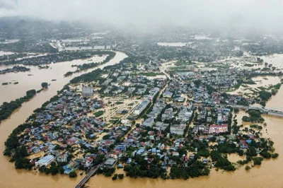 WHIPPED BY WATER Flooded streets and buildings are seen in Thai Nguyen province, northern Vietnam, on Sept. 10, 2024, days after Super Typhoon Yagi hit the region. AFP PHOTO