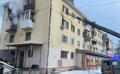Три квартиры загорелись после взрыва газа в Свердловской области