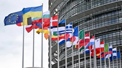 ЕС впервые переводит Украине прибыль от замороженных активов РФ