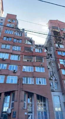 В украинском Днепре обрушилось несколько этажей жилой девятиэтажки после прилета