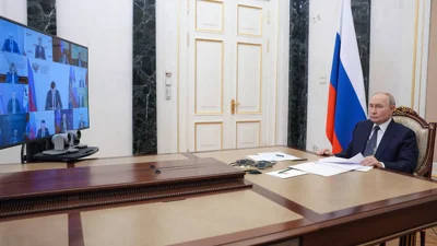 Путин обсудил ликвидацию бензинового кризиса с правительством