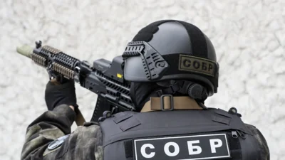 Полиция в Петербурге проводит обыски у левых активистов