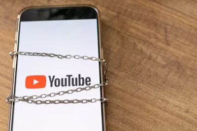 Роскомнадзор угрожает провайдерам за обход ограничений YouTube, в Госдуме отрицают блокировку