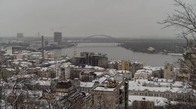 На вихідні синоптики прогнозують мокрий сніг та ожеледицю