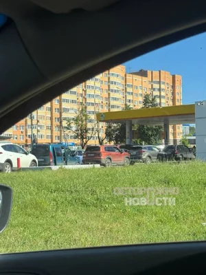Жители Тулы жалуются на большие очереди на заправках