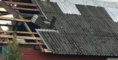В Новогрудском районе ветер повредил крыши десятков домов