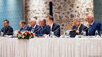 Тени Путина и Трампа над Стамбулом