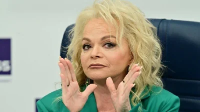 Лариса Долина отказалась освобождать квартиру до конца года