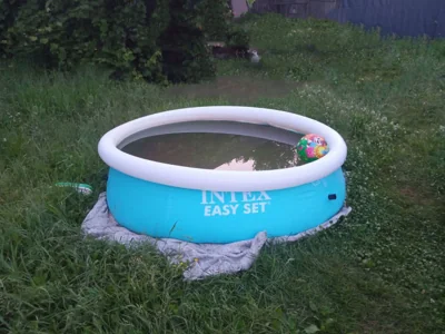 Ребенок утонул в надувном бассейне в Ельске