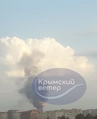 В Крыму заявили о ракетной атаке, поднялся огромный черный "гриб" дыма – видео