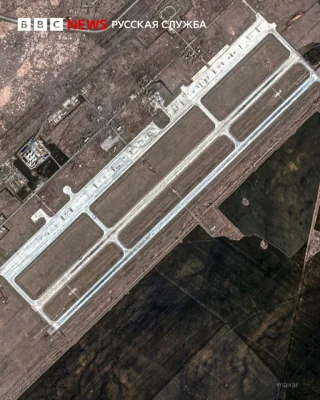 📸 На фото Maxar аэродрома в городе Энгельс видно, что попавший под удар склад — вдалеке от самолетов