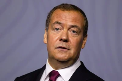 dmitry medvedev headshot