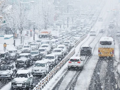 South Korean capital Seoul hit by record November snowfall