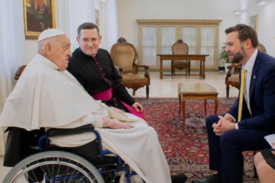 One day before Pope Francis' death, Vice President Vance received an audience on Easter Sunday