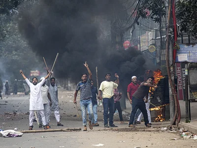 Студенческие волнения против системы квот в Бангладеш, более 150 убитых