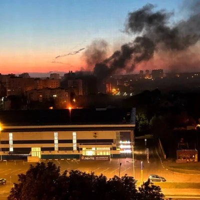 В Белгороде после обстрела горят машины, в городе третий раз за ночь объявлена воздушная тревога