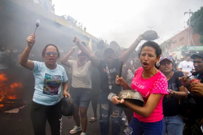 Столкновения в Венесуэлепозиция протестует против объявления Николаса Мадуро победителем выборов