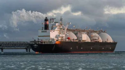 Еврокомиссия решила на год раньше избавить ЕС от российского СПГ