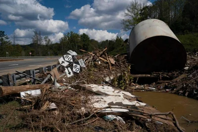 NATURE’S WRATH Debris are seen on the side of a highway in the aftermath of Hurricane Helene in Burnsville, North Carolina, on Oct. 5, 2024. AFP Photo