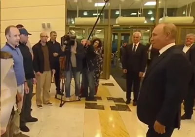 Путин лично встретил обменянных шпионов и убийцу из ФСБ в аэропорту