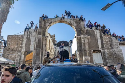 Syrians gather near Ummayyad Mosque