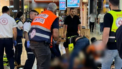 В Кармиэле террорист с ножом напал на израильтян: один убит, еще один — серьезно ранен. ВИДЕО