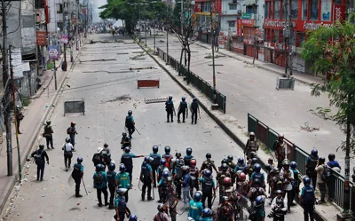 В Бангладеш полиция начала применять боевые патроны по демонстрантам