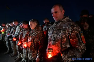 У Києві запалили 1 тис. свічок. Фото: «Твій Київ», «Укрінформ»