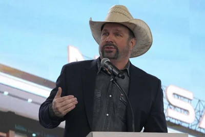 Country singer Garth Brooks accused of rape in new lawsuit