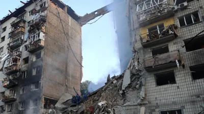 Российские военные ударили по Киеву дронами и ракетами. Погибли по меньшей мере 14 человек, ранены более 40