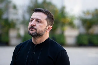 Зеленський: Україна обговорює військові контингенти на землі, у небі, на морі та щодо ППО