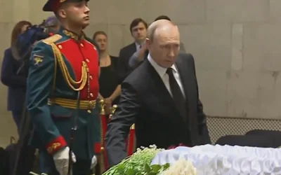 Путин простился с главой Верховного суда Ириной Подносовой. Видео