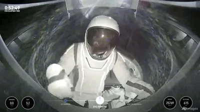 SpaceX makes history with first spacewalks by private citizens