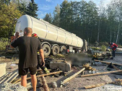 На Ровенщине в блокпост врезался грузовик: погиб полицейский