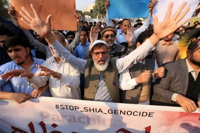 ANGER OVER ASSAULT Pakistani Shiite Muslims shout slogans during a protest against the attack on passenger vehicles that killed 40 people in Kurram district, in the city of Peshawar, Khyber Pakhtunkhwa province, northwestern Pakistan, on Nov. 22, 2024. EPA PHOTO