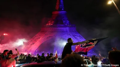 Во Франции автомобиль врезался в группу футбольных фанатов