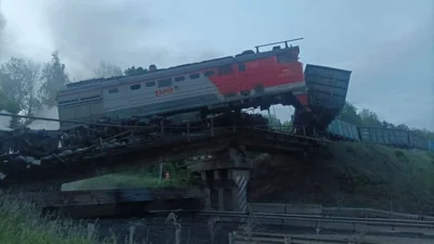 Ещё один подрыв ж/д моста: что известно о ЧП в Курской области